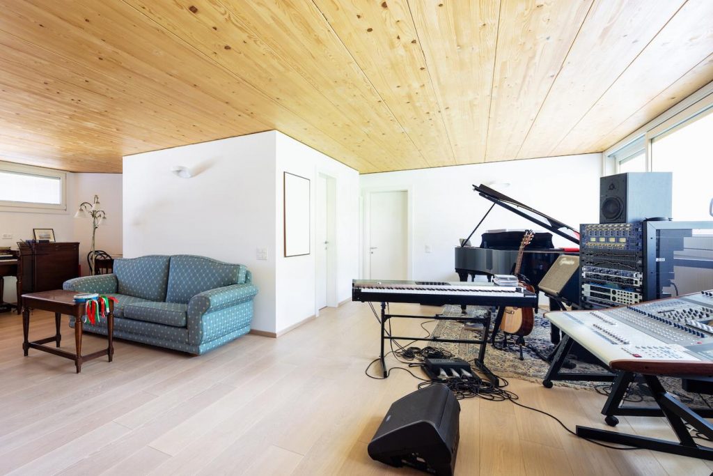 use a big space like this to set up your music studio